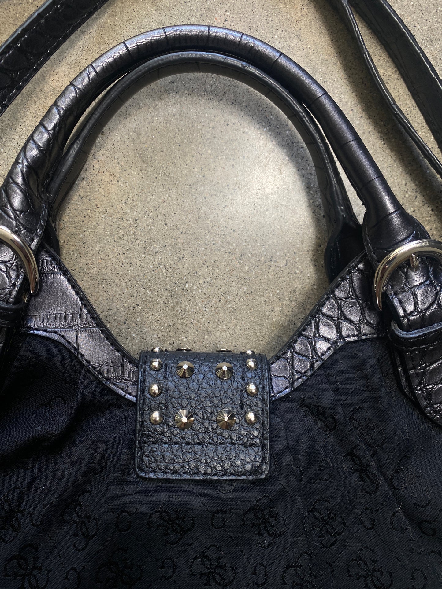 00’s Guess Black Crossbody Purse