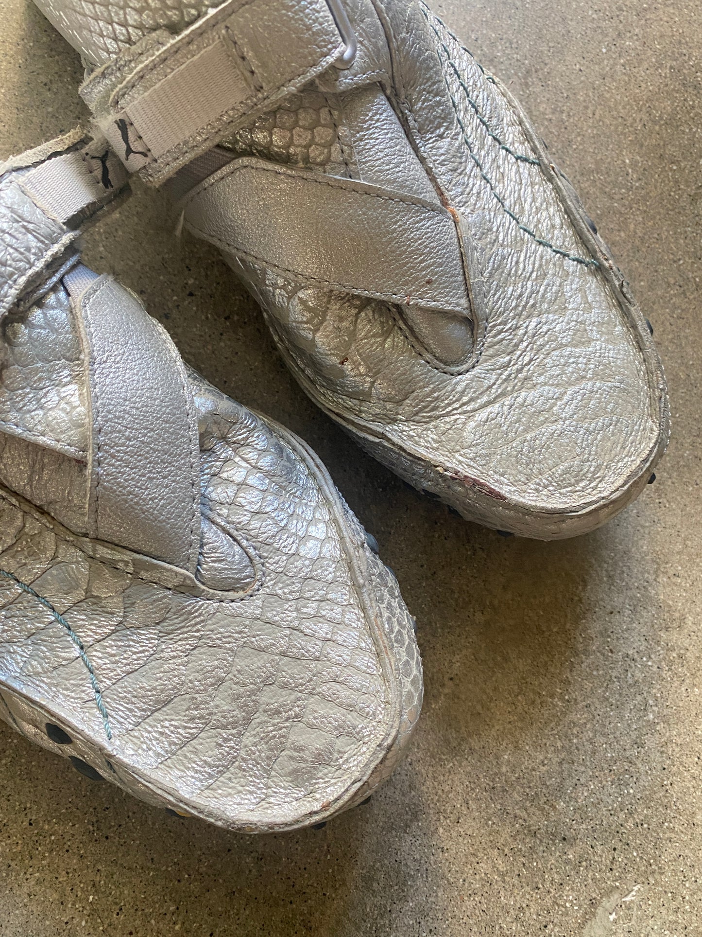 00's Silver Puma Sneakers