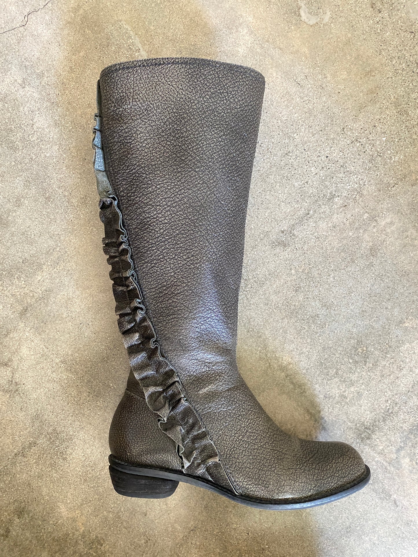 00's Ruffle Riding Boots