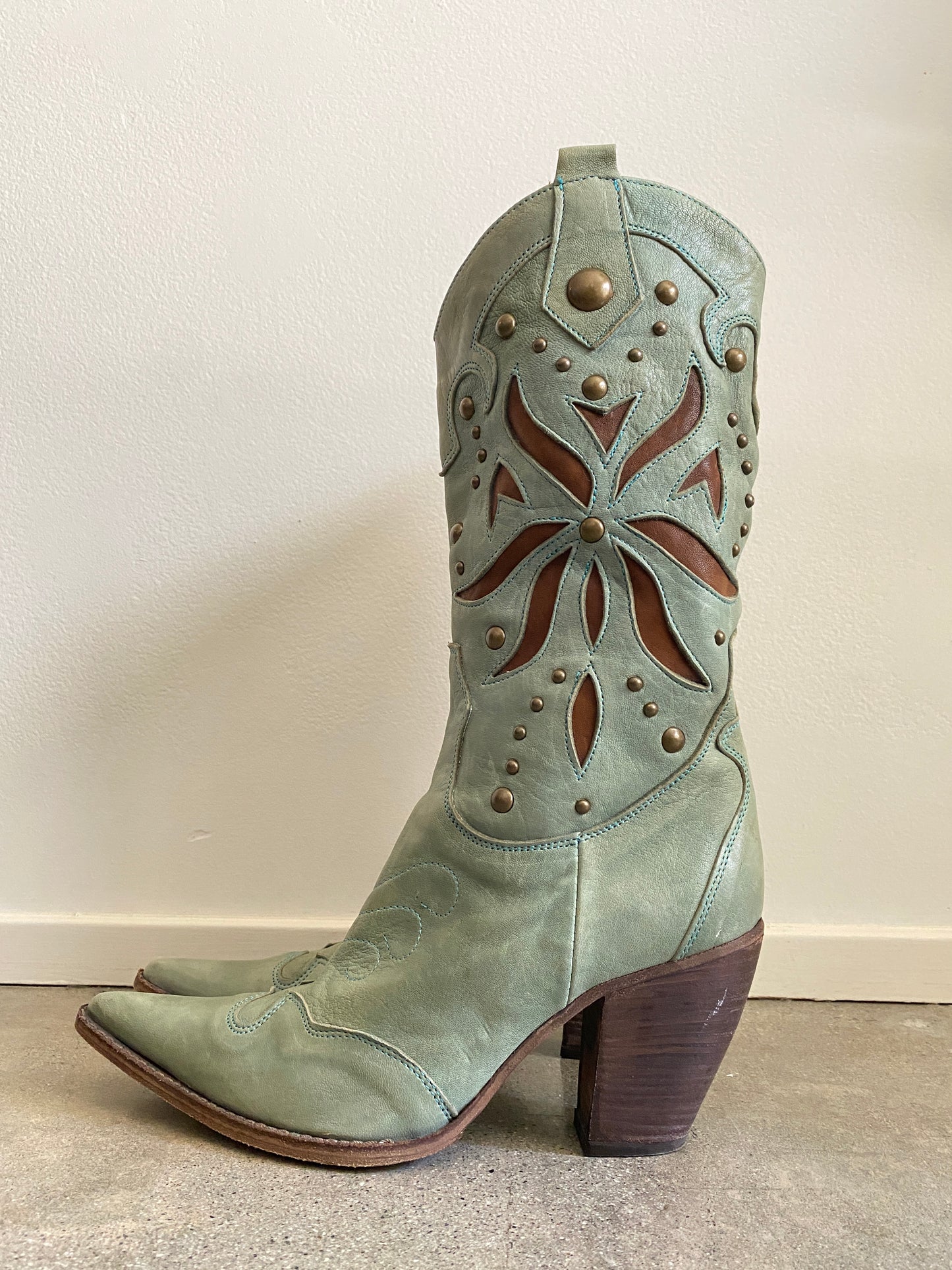 00's Italian Pointed Toe Cowgirl Boots