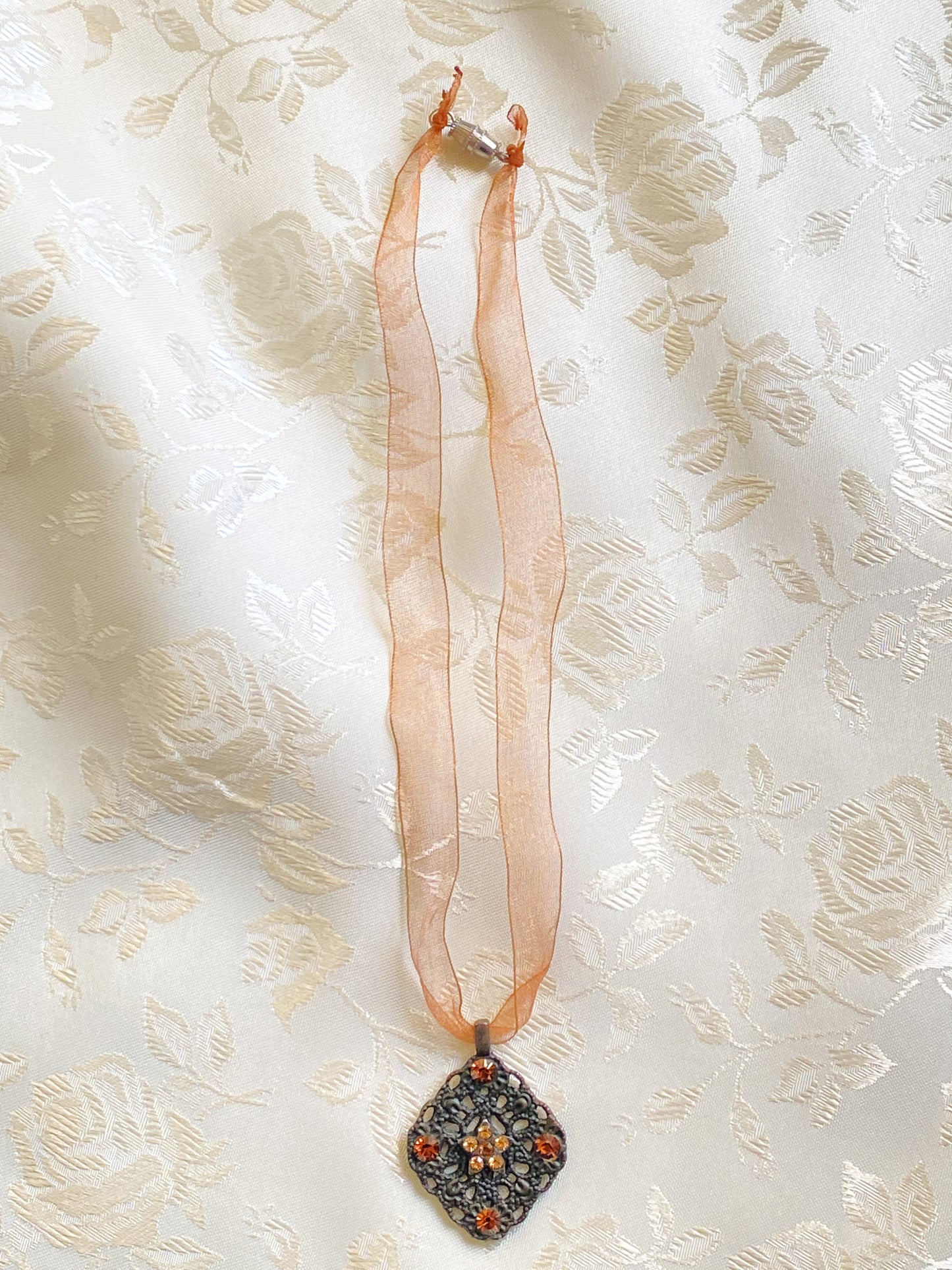 90's WHIMSIGOTH RIBBON CHOKER