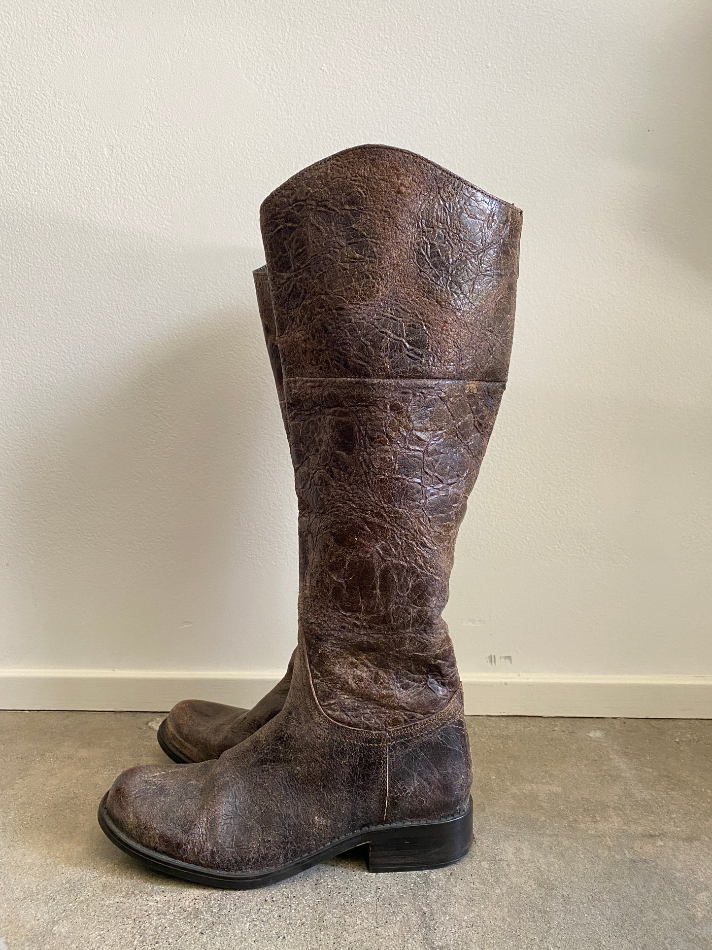 00's Steve Madden Brown Distressed Riding Boots