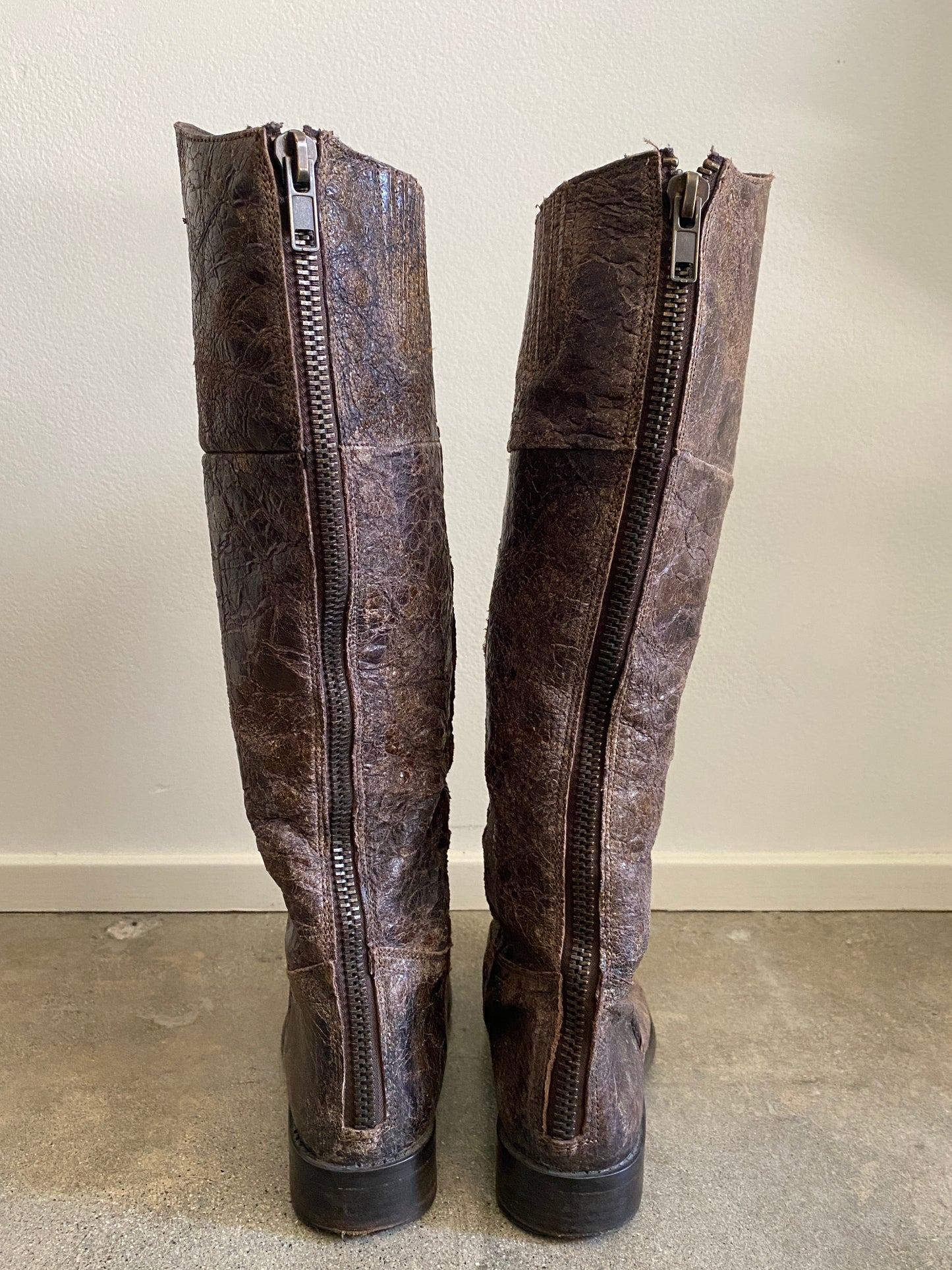 00's Steve Madden Brown Distressed Riding Boots