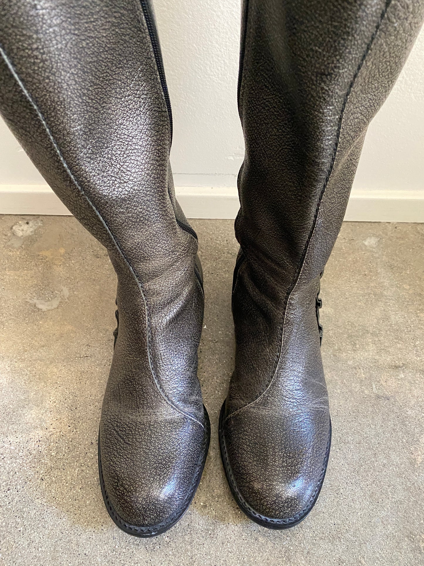 00's Ruffle Riding Boots