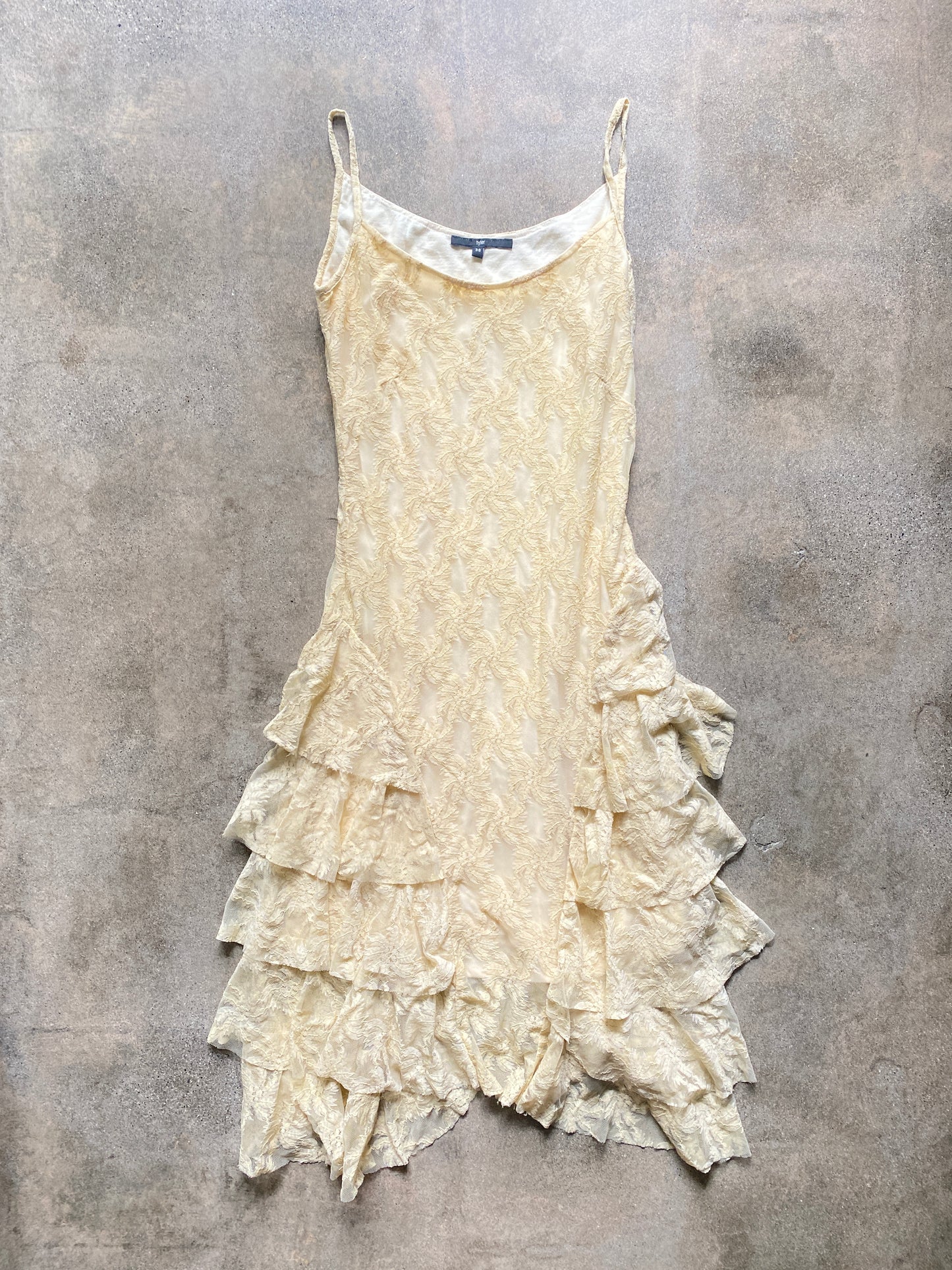 00'S Cream Lace Ruffle Midi Dress